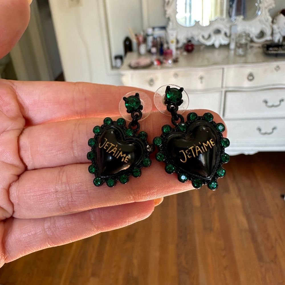 Vintage Betsey Johnson Jetaime Love earrings